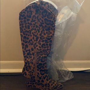 Boots (Jessica Simpson)